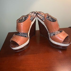 Wedge heel shoes